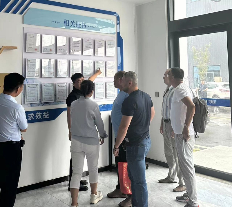 七月六號俄羅斯客戶來我工廠參觀考察達成貿易合作